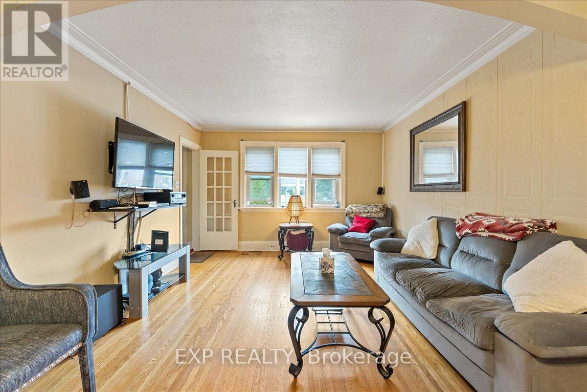 225 Mcgill Street, Peterborough (Otonabee Ward 1), Ontario  K9J 1W2 - Photo 8 - X12372668
