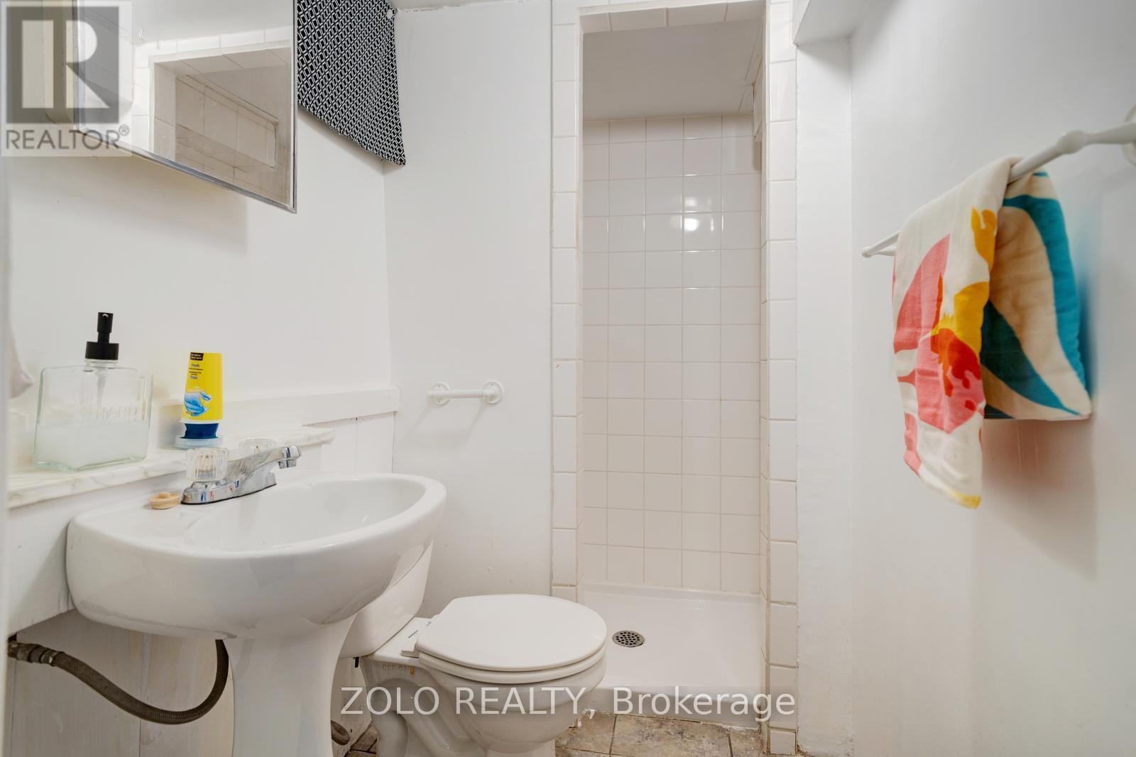 2048 Walker Avenue, Peterborough (Ashburnham Ward 4), Ontario  K9L 1S1 - Photo 11 - X12372909
