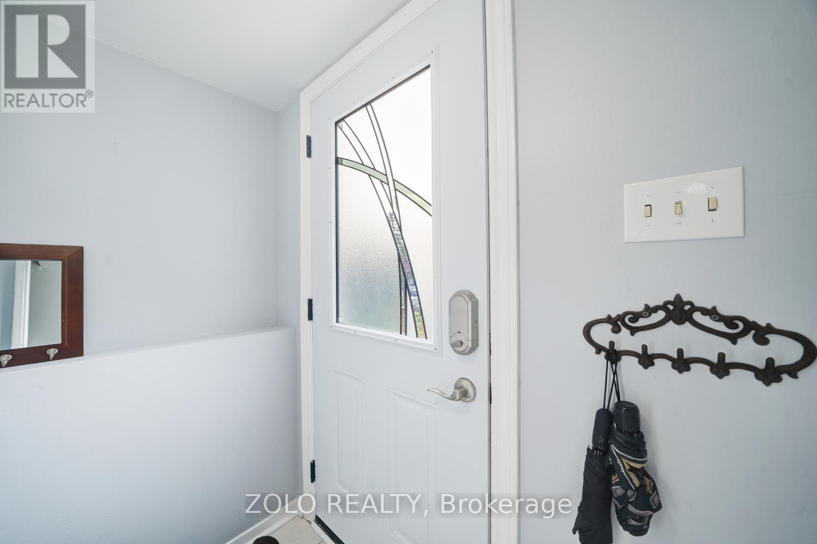 2048 Walker Avenue, Peterborough (Ashburnham Ward 4), Ontario  K9L 1S1 - Photo 12 - X12372909