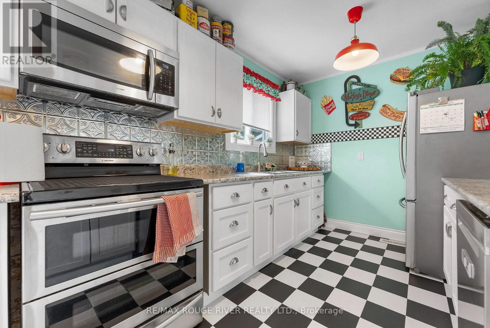 3 Short Street, Highlands East (Bicroft Ward), Ontario  K0L 1M0 - Photo 8 - X12373621