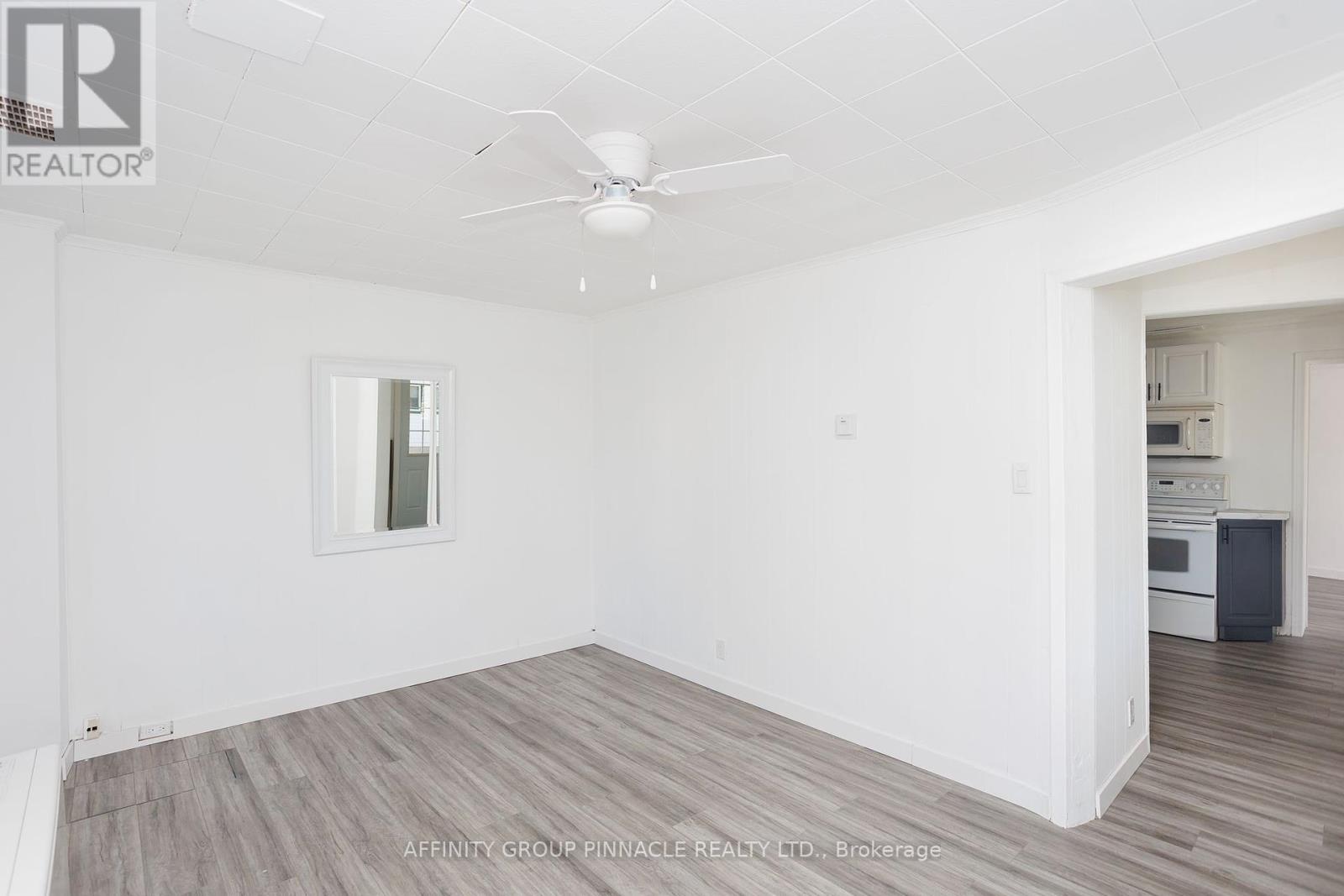 6 Duke Street, Kawartha Lakes (Lindsay), Ontario  K9V 2K4 - Photo 10 - X12374156