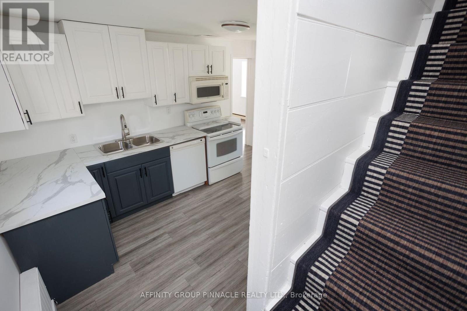 6 Duke Street, Kawartha Lakes (Lindsay), Ontario  K9V 2K4 - Photo 25 - X12374156