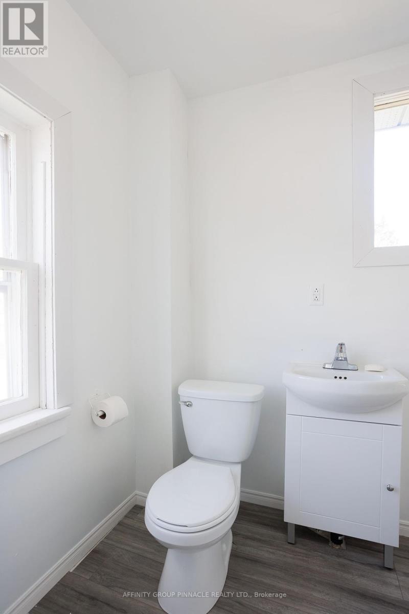6 Duke Street, Kawartha Lakes (Lindsay), Ontario  K9V 2K4 - Photo 33 - X12374156