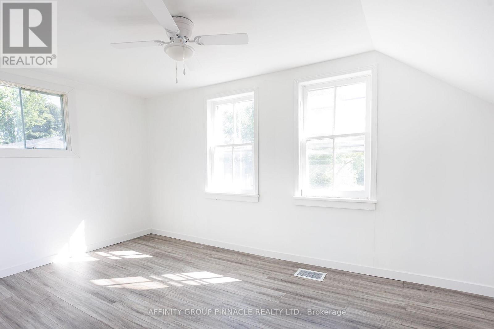 6 Duke Street, Kawartha Lakes (Lindsay), Ontario  K9V 2K4 - Photo 35 - X12374156