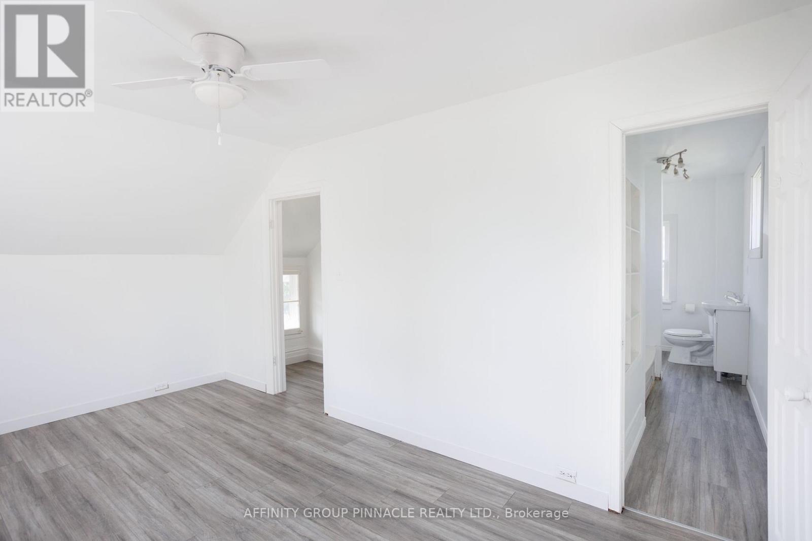6 Duke Street, Kawartha Lakes (Lindsay), Ontario  K9V 2K4 - Photo 37 - X12374156