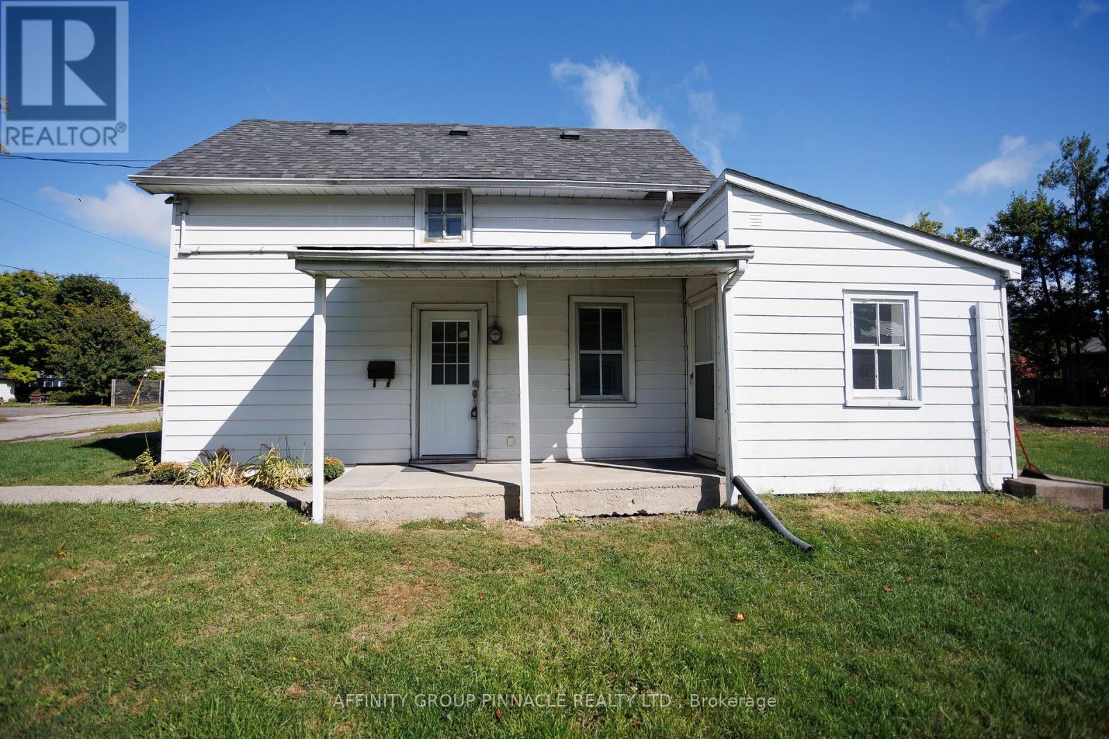 6 Duke Street, Kawartha Lakes (Lindsay), Ontario  K9V 2K4 - Photo 4 - X12374156