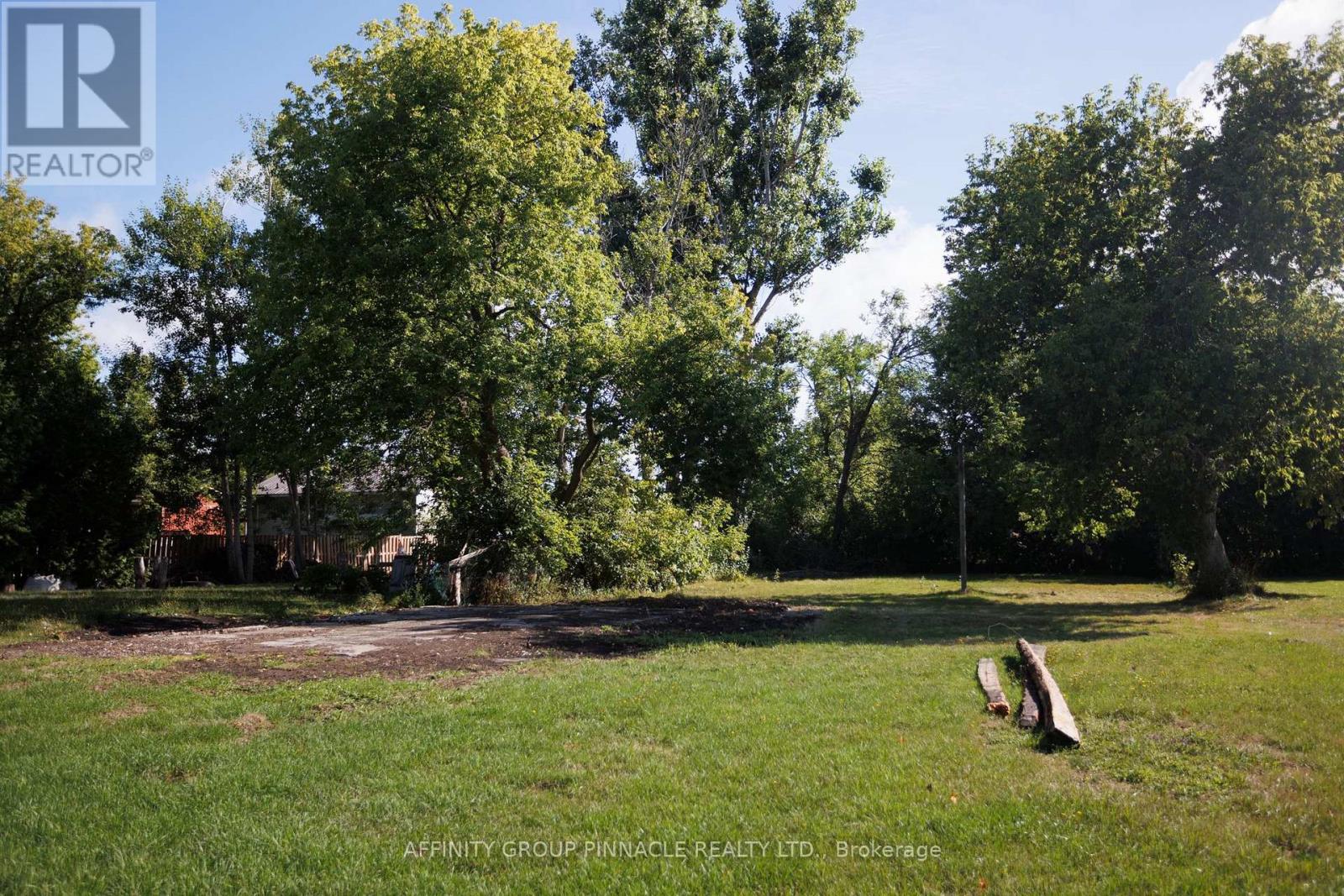 6 Duke Street, Kawartha Lakes (Lindsay), Ontario  K9V 2K4 - Photo 5 - X12374156