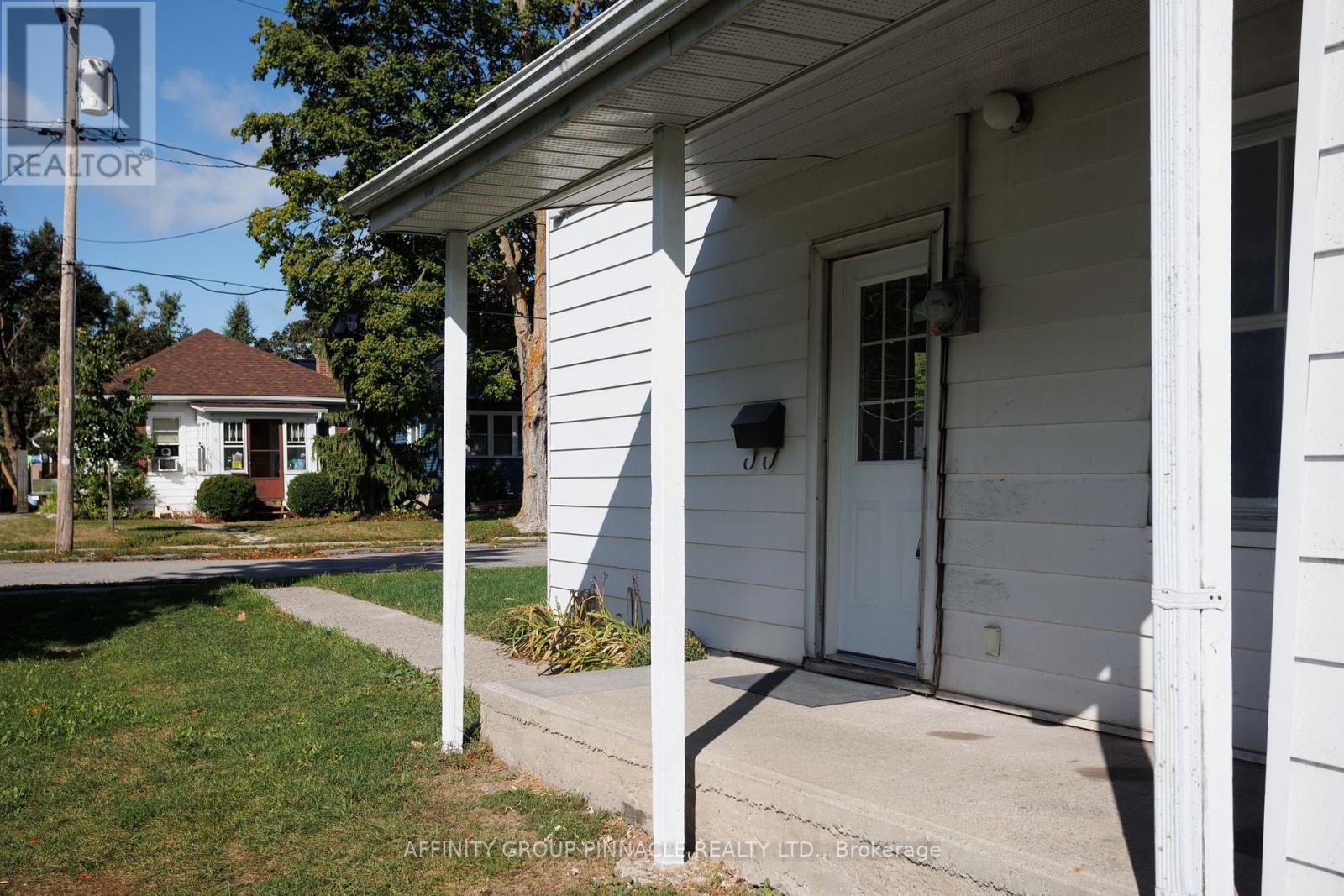 6 Duke Street, Kawartha Lakes (Lindsay), Ontario  K9V 2K4 - Photo 6 - X12374156