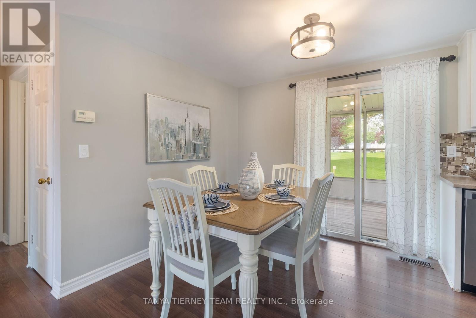18 The Cove Road, Clarington (Newcastle), Ontario  L1B 1B9 - Photo 12 - E12374315