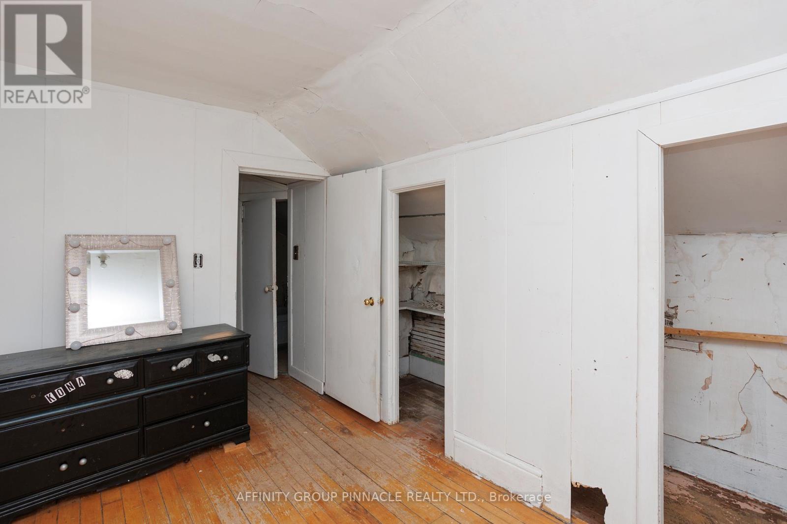 106 Russell Street W, Kawartha Lakes (Lindsay), Ontario  K9V 2X4 - Photo 20 - X12374372