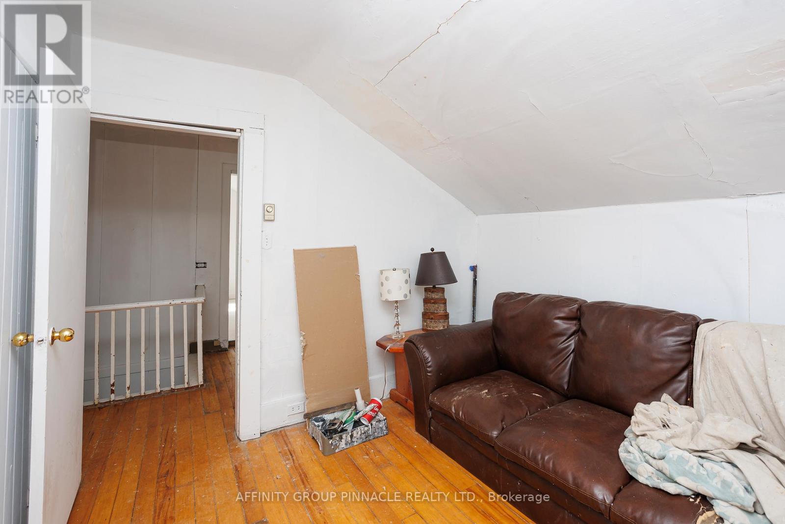 106 Russell Street W, Kawartha Lakes (Lindsay), Ontario  K9V 2X4 - Photo 28 - X12374372