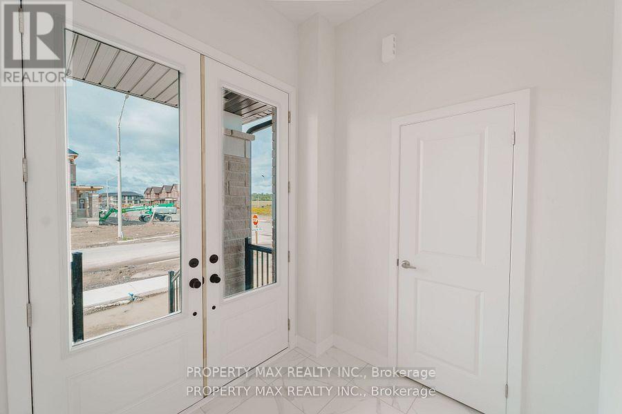 635 Pollock Grove, Peterborough (Monaghan Ward 2), Ontario  K9K 0J6 - Photo 4 - X12374540