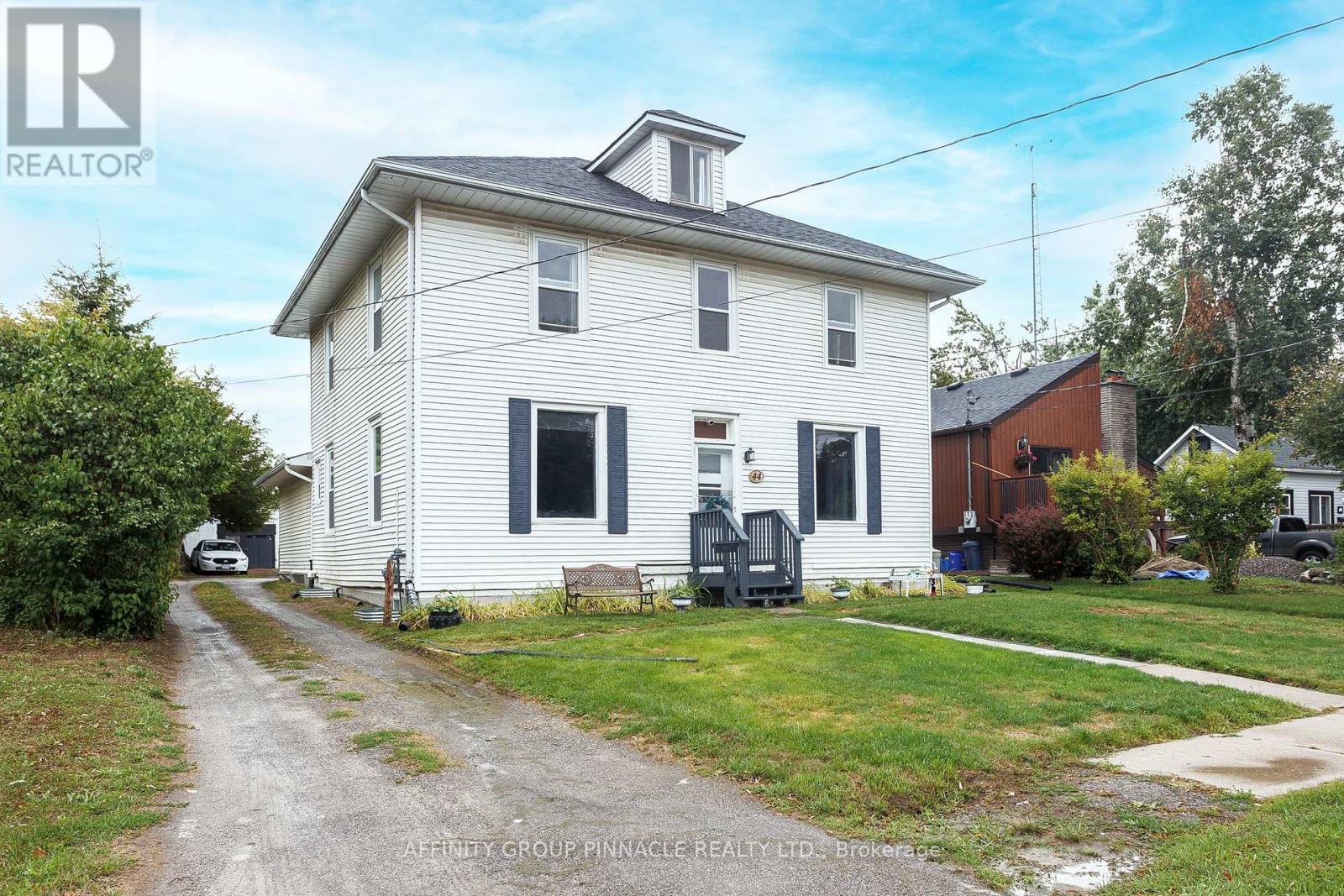 44 St Patrick Street, Kawartha Lakes (Lindsay), Ontario  K9V 1R3 - Photo 4 - X12374682