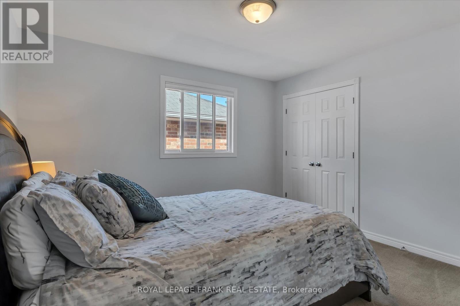 1542 Ireland Drive, Peterborough (Monaghan Ward 2), Ontario  K9K 2T2 - Photo 10 - X12374711
