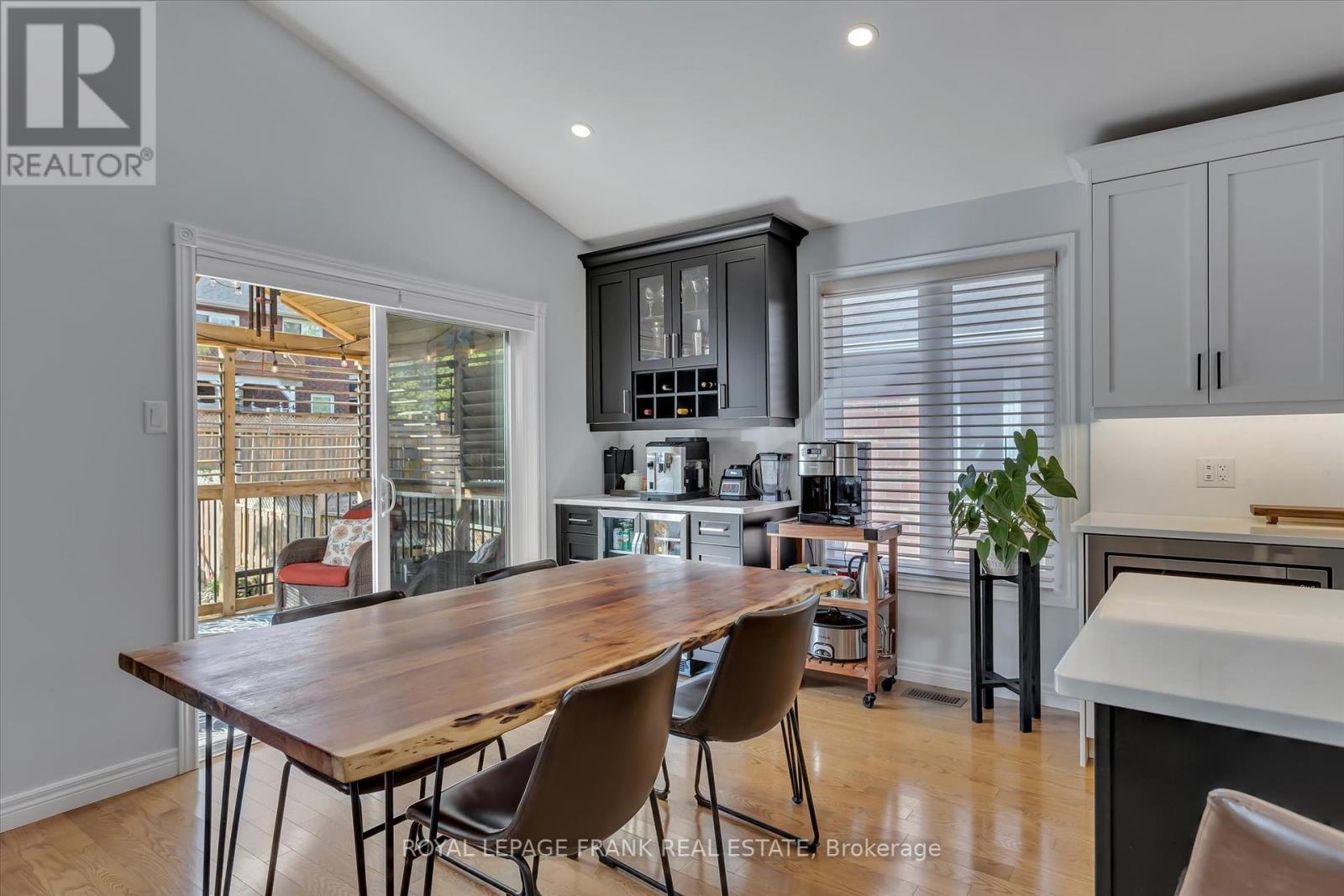 1542 Ireland Drive, Peterborough (Monaghan Ward 2), Ontario  K9K 2T2 - Photo 20 - X12374711