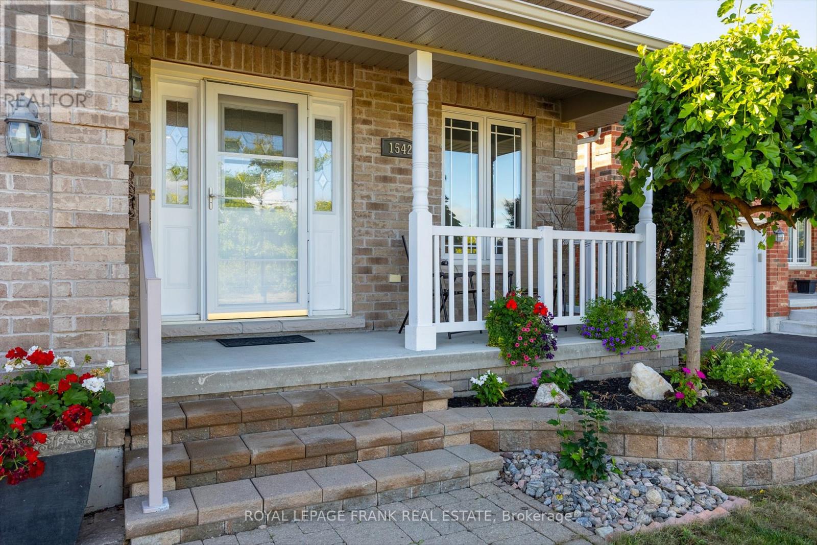 1542 Ireland Drive, Peterborough (Monaghan Ward 2), Ontario  K9K 2T2 - Photo 3 - X12374711