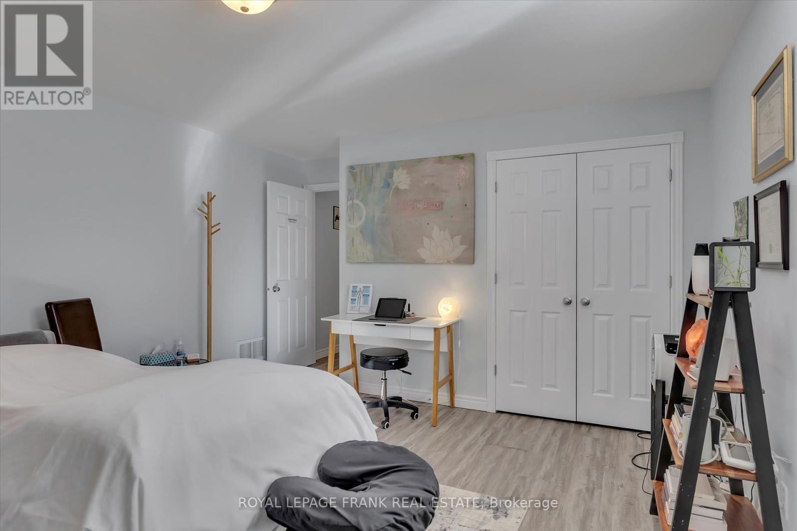1542 Ireland Drive, Peterborough (Monaghan Ward 2), Ontario  K9K 2T2 - Photo 37 - X12374711