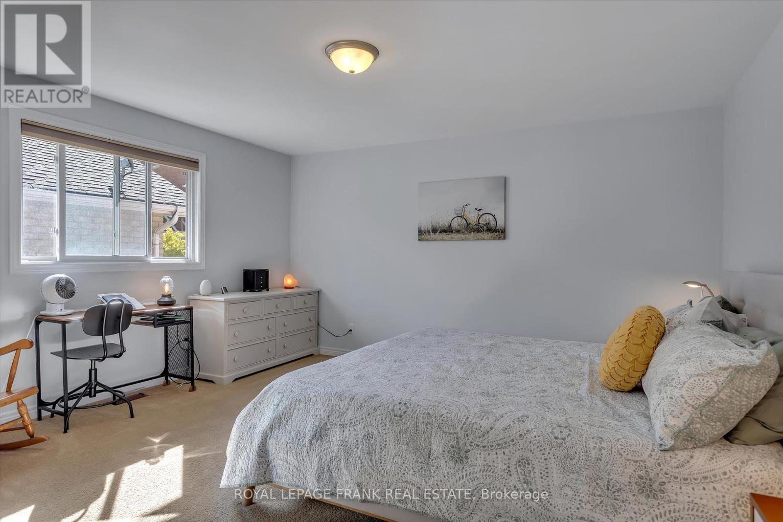 1542 Ireland Drive, Peterborough (Monaghan Ward 2), Ontario  K9K 2T2 - Photo 6 - X12374711