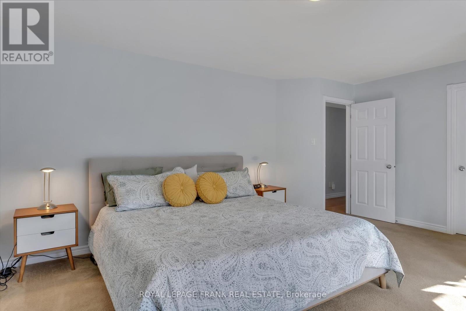 1542 Ireland Drive, Peterborough (Monaghan Ward 2), Ontario  K9K 2T2 - Photo 7 - X12374711
