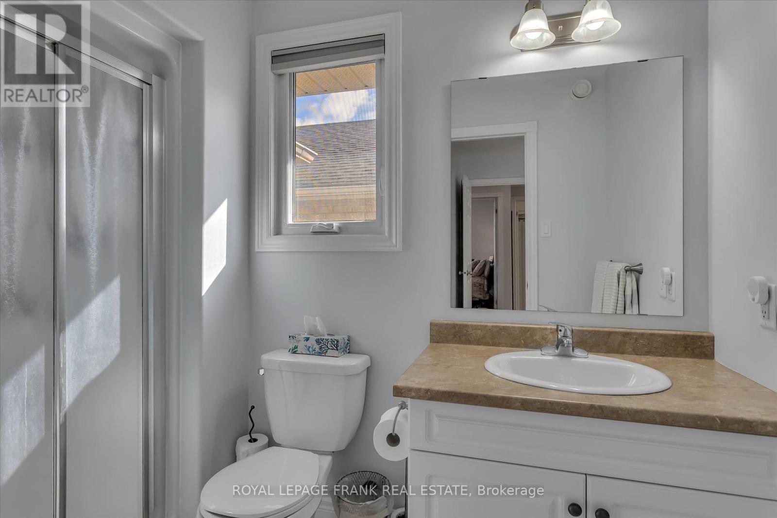 1542 Ireland Drive, Peterborough (Monaghan Ward 2), Ontario  K9K 2T2 - Photo 9 - X12374711
