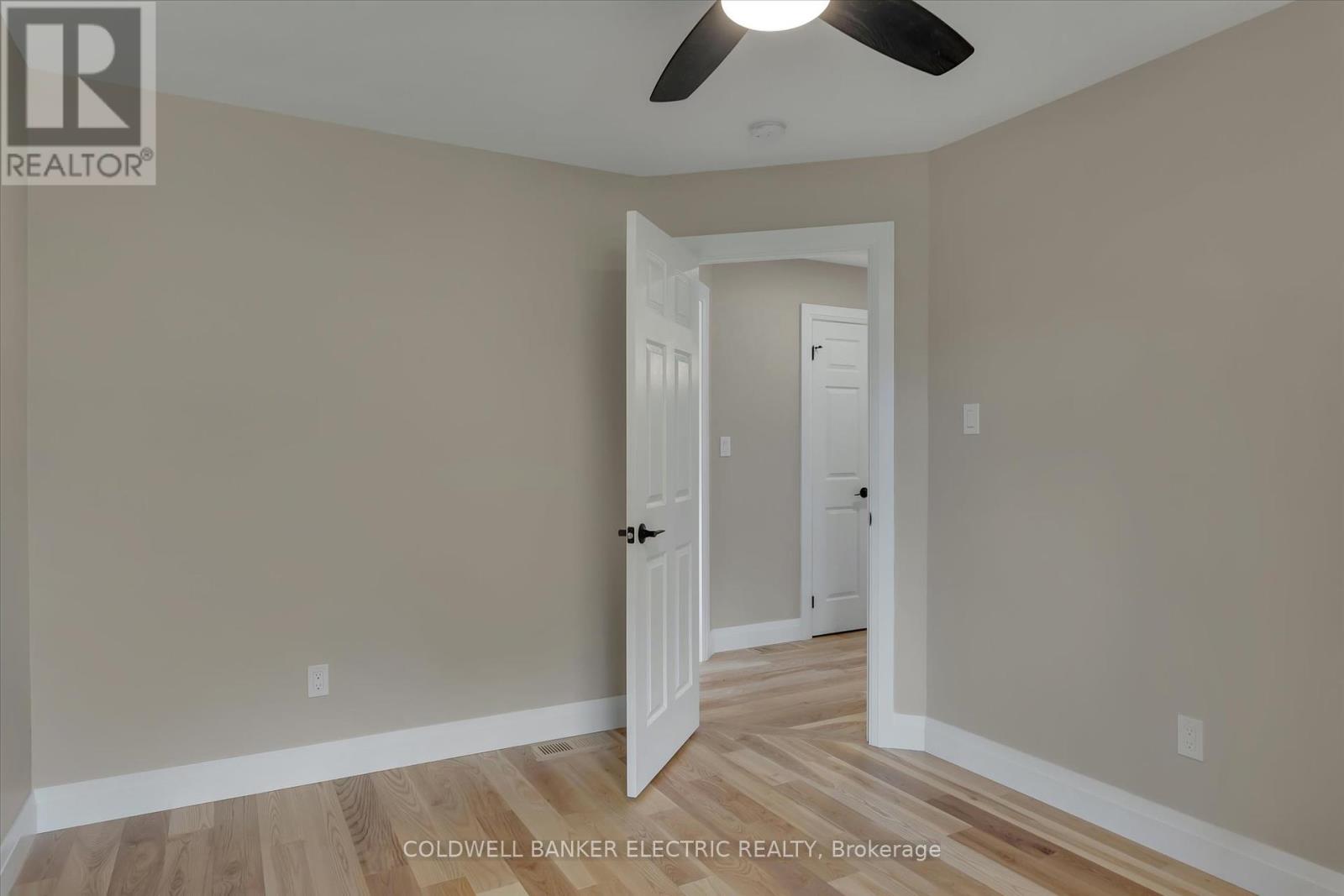 2225 Lorraine Drive, Peterborough (Northcrest Ward 5), Ontario  K9L 1Y6 - Photo 18 - X12374870
