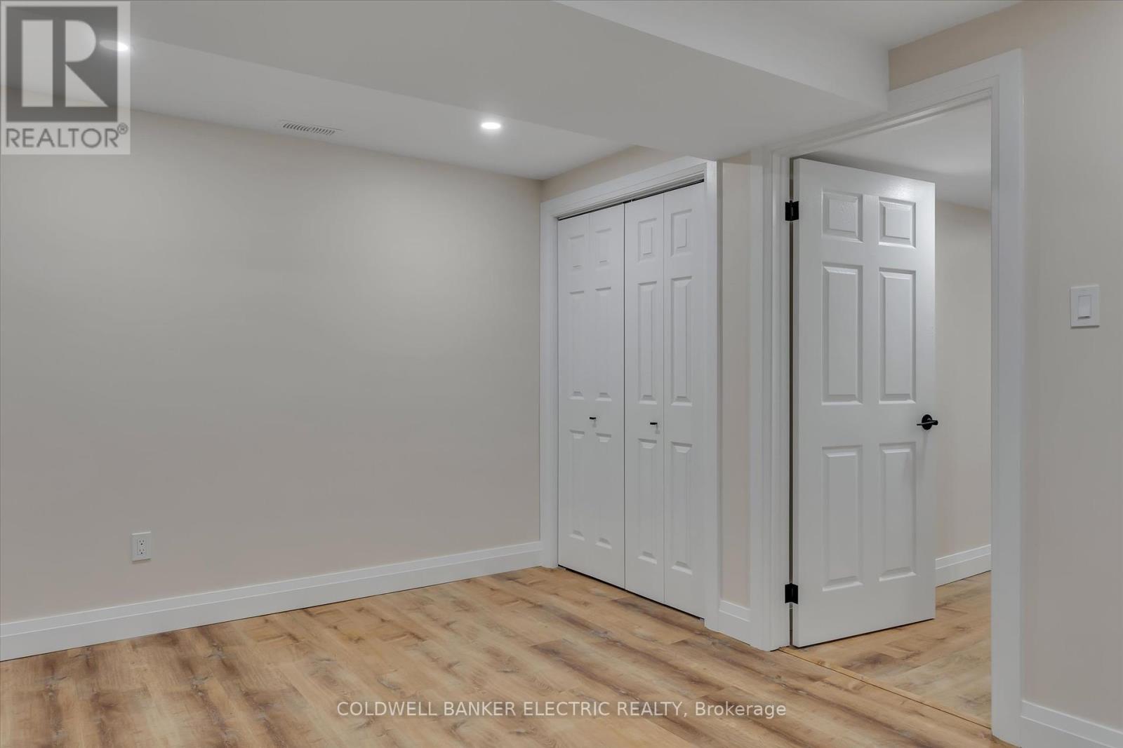 2225 Lorraine Drive, Peterborough (Northcrest Ward 5), Ontario  K9L 1Y6 - Photo 31 - X12374870