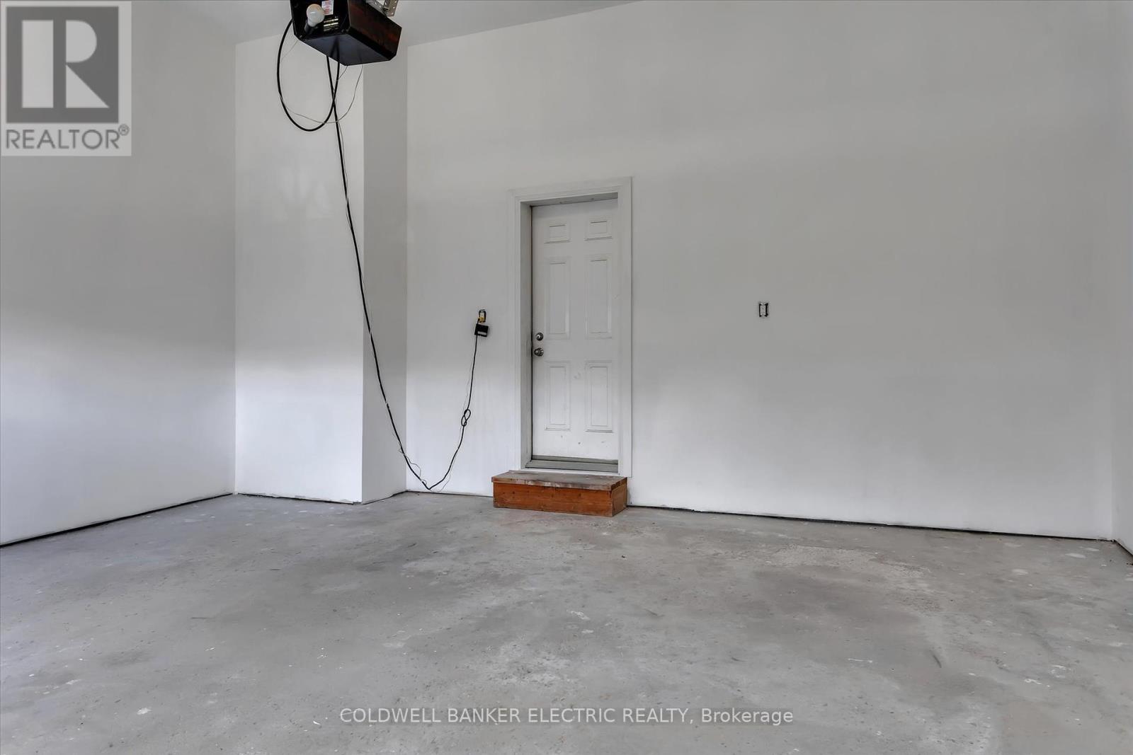 2225 Lorraine Drive, Peterborough (Northcrest Ward 5), Ontario  K9L 1Y6 - Photo 34 - X12374870