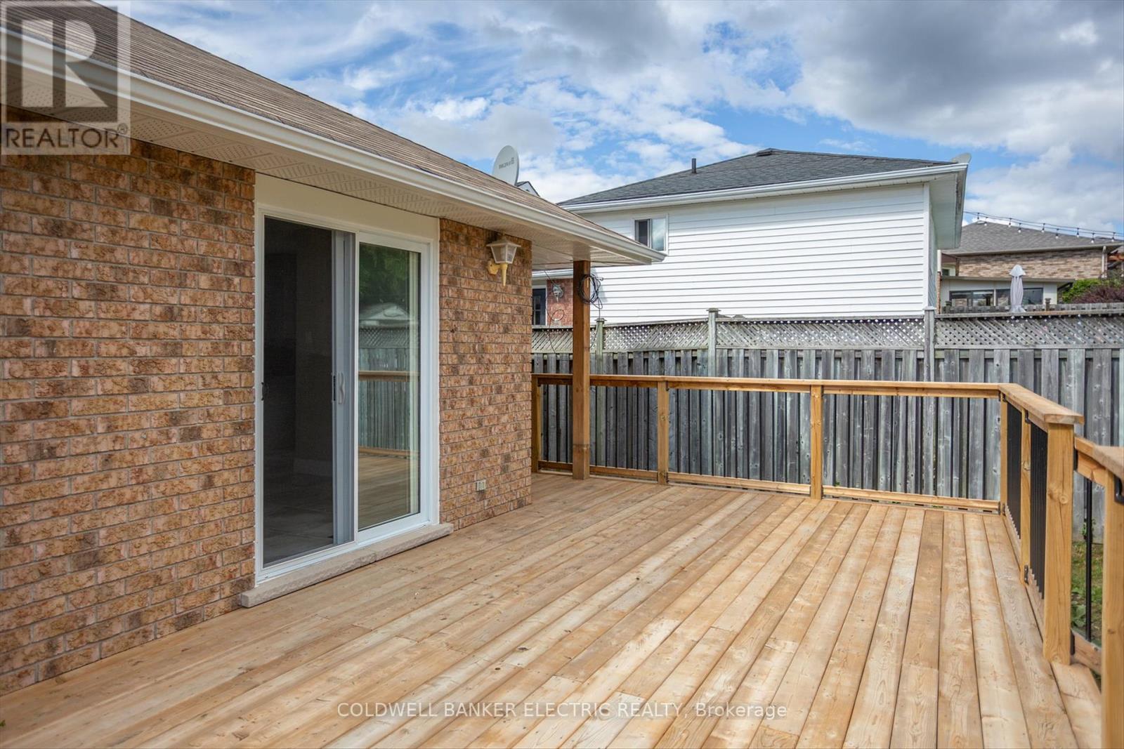 2225 Lorraine Drive, Peterborough (Northcrest Ward 5), Ontario  K9L 1Y6 - Photo 36 - X12374870