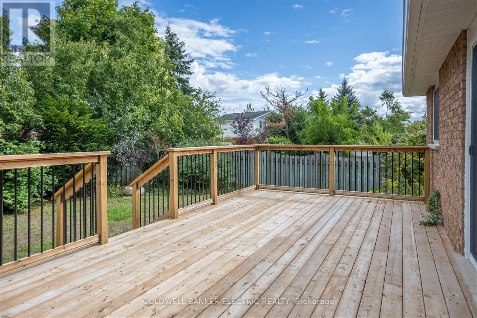 2225 Lorraine Drive, Peterborough (Northcrest Ward 5), Ontario  K9L 1Y6 - Photo 37 - X12374870