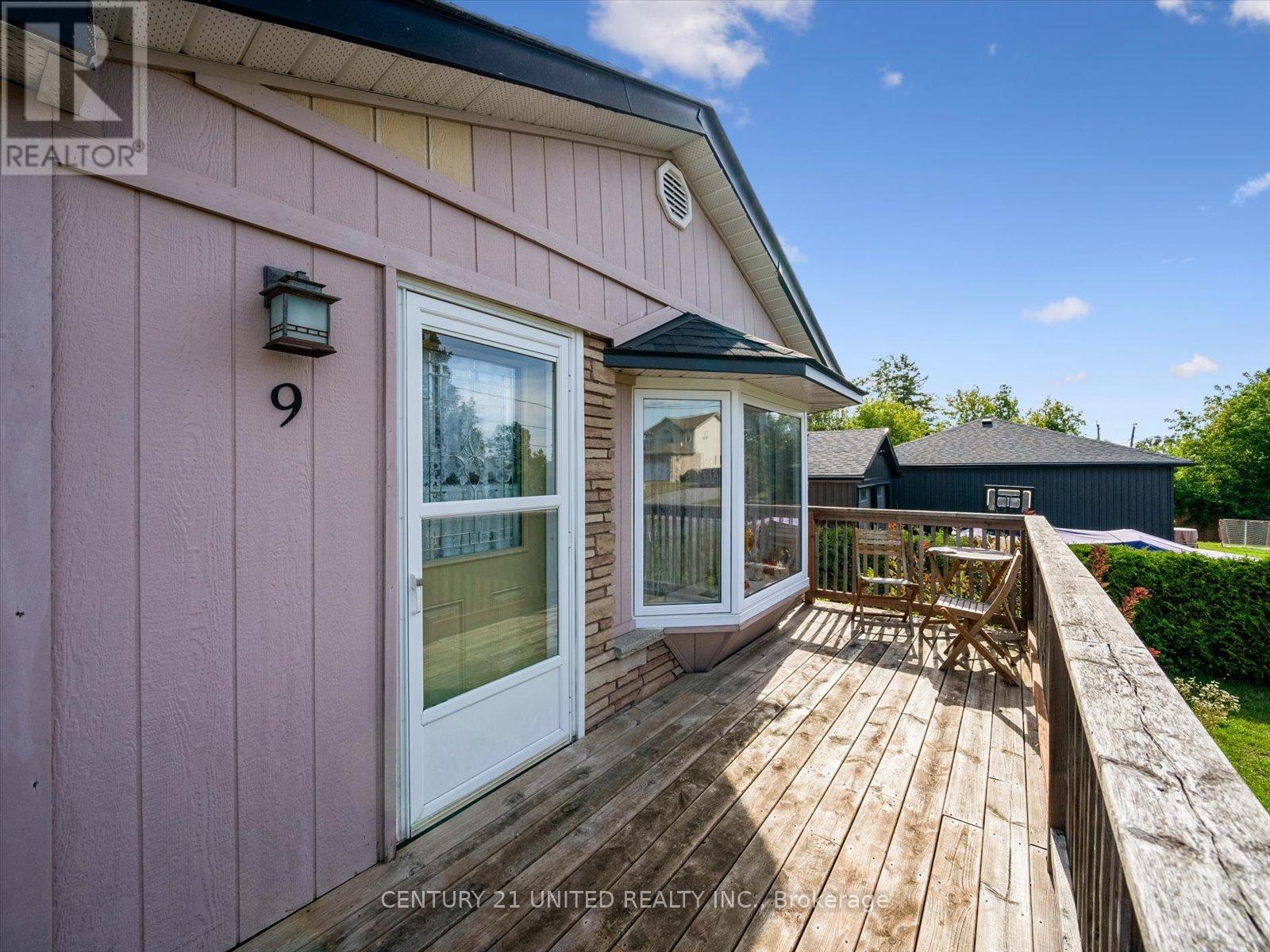 9 Beverly Street, Kawartha Lakes (Lindsay), Ontario  K9V 4Y8 - Photo 10 - X12374902