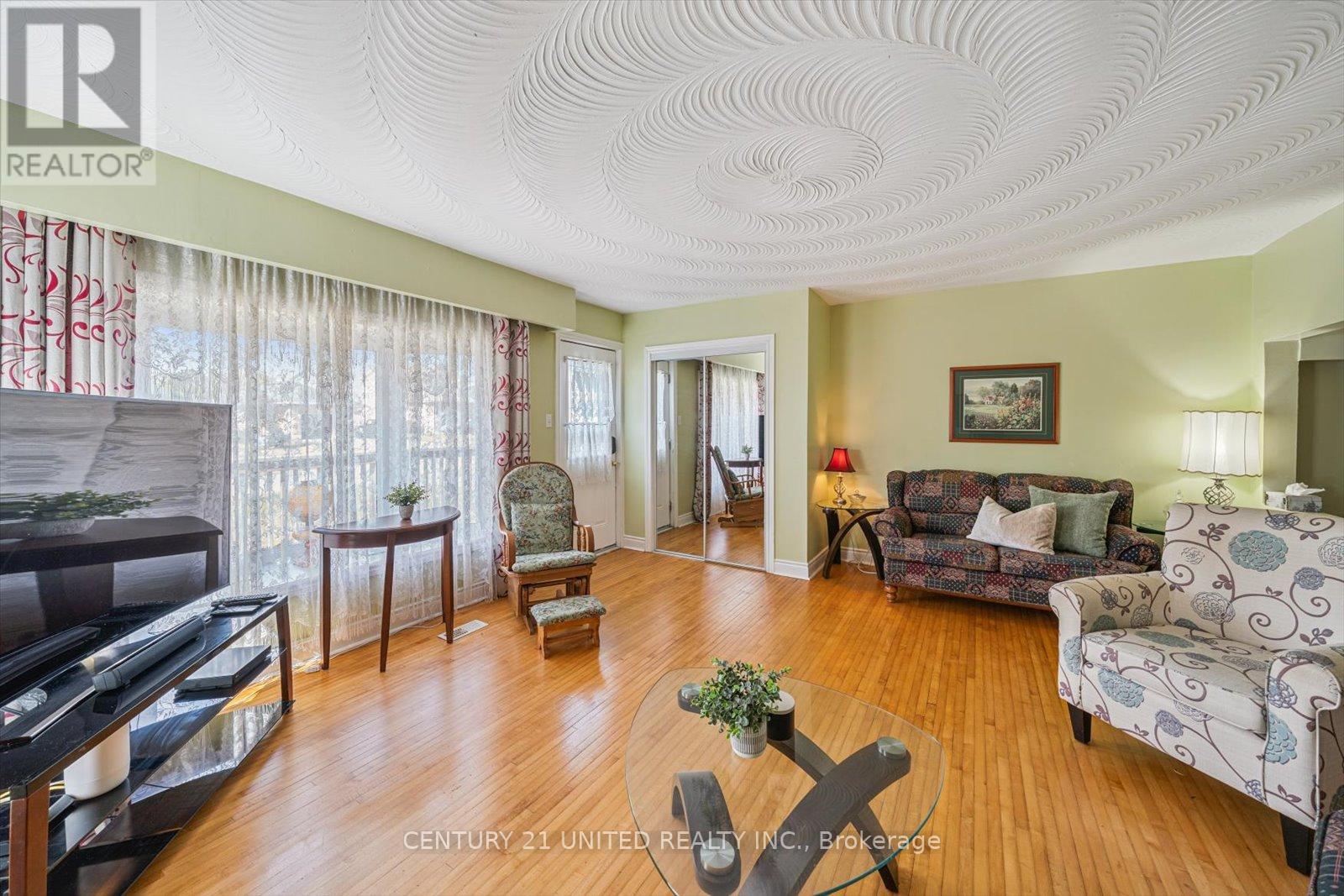 9 Beverly Street, Kawartha Lakes (Lindsay), Ontario  K9V 4Y8 - Photo 14 - X12374902