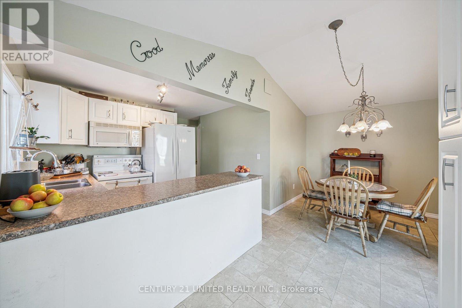 9 Beverly Street, Kawartha Lakes (Lindsay), Ontario  K9V 4Y8 - Photo 16 - X12374902