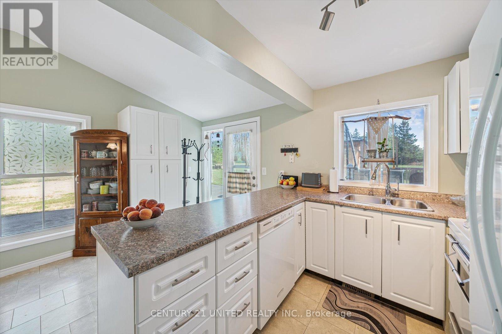 9 Beverly Street, Kawartha Lakes (Lindsay), Ontario  K9V 4Y8 - Photo 19 - X12374902