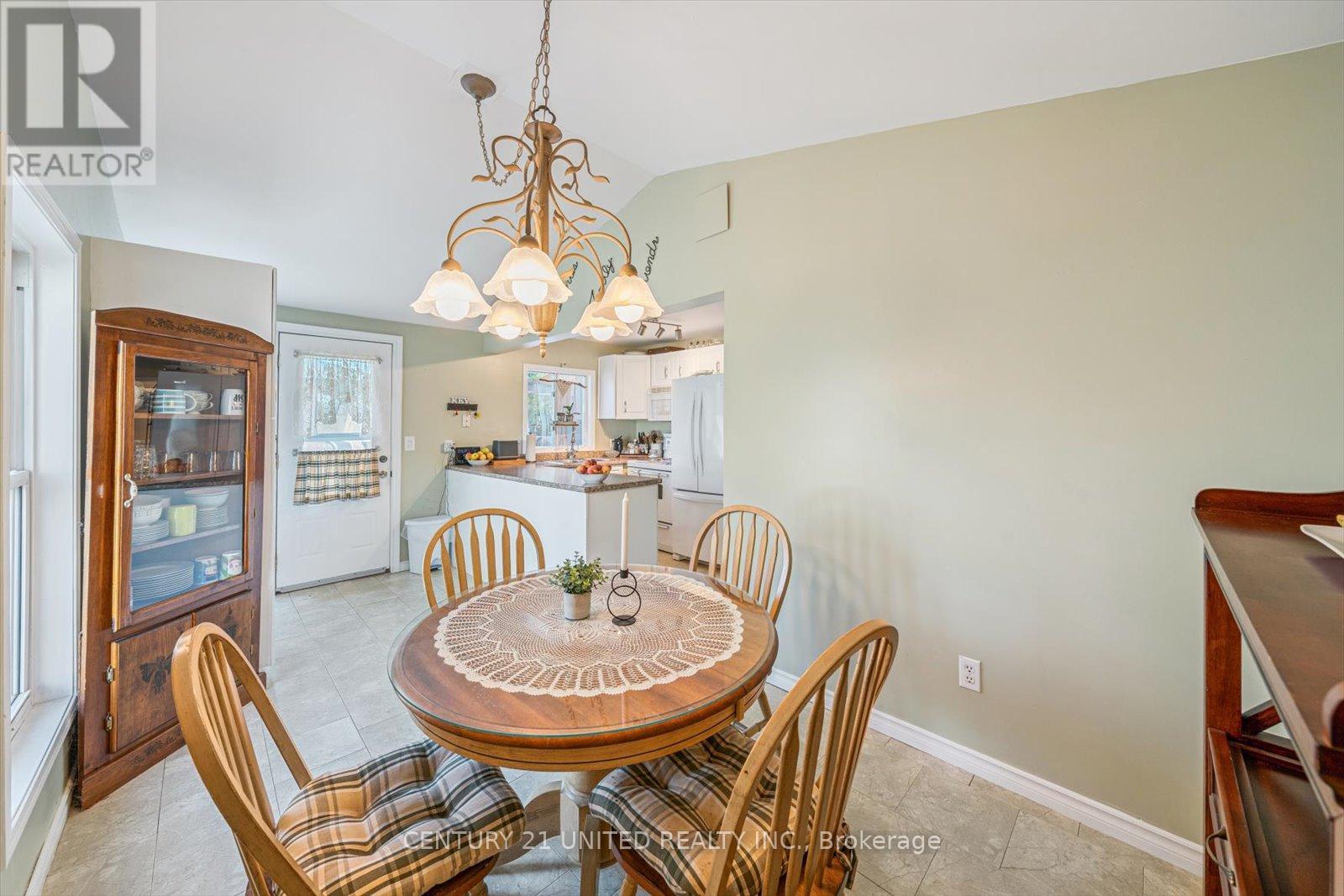 9 Beverly Street, Kawartha Lakes (Lindsay), Ontario  K9V 4Y8 - Photo 22 - X12374902