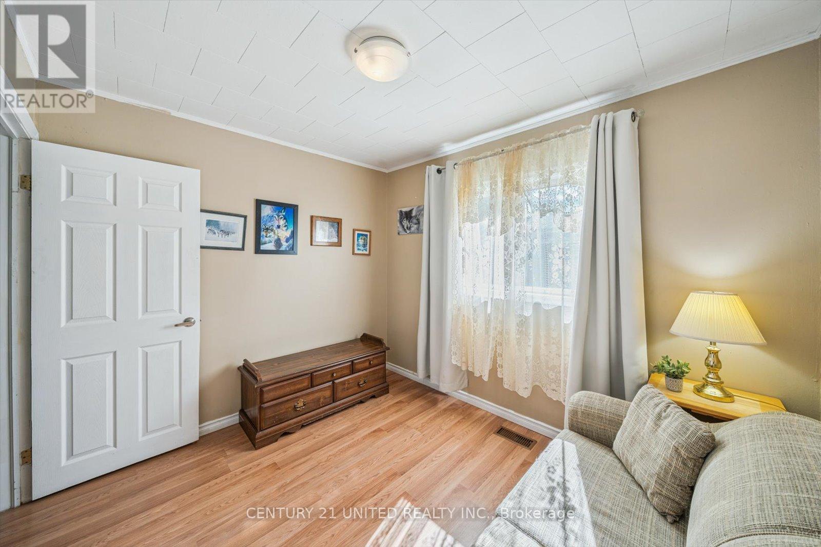 9 Beverly Street, Kawartha Lakes (Lindsay), Ontario  K9V 4Y8 - Photo 30 - X12374902