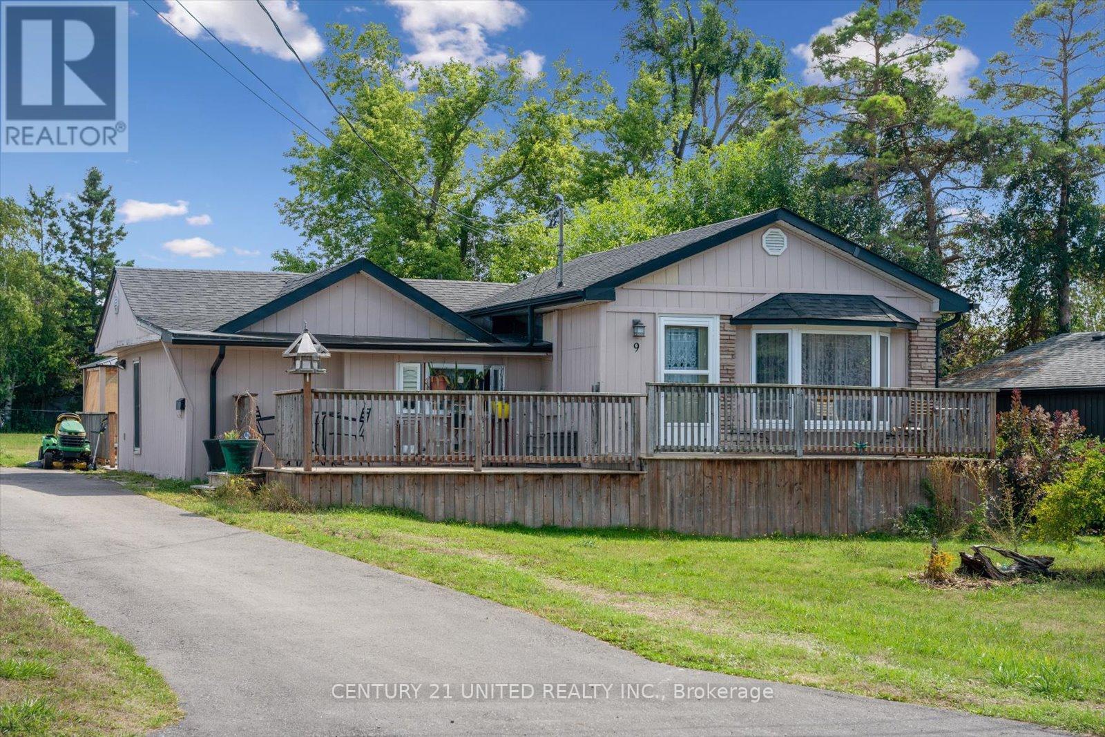 9 Beverly Street, Kawartha Lakes (Lindsay), Ontario  K9V 4Y8 - Photo 4 - X12374902