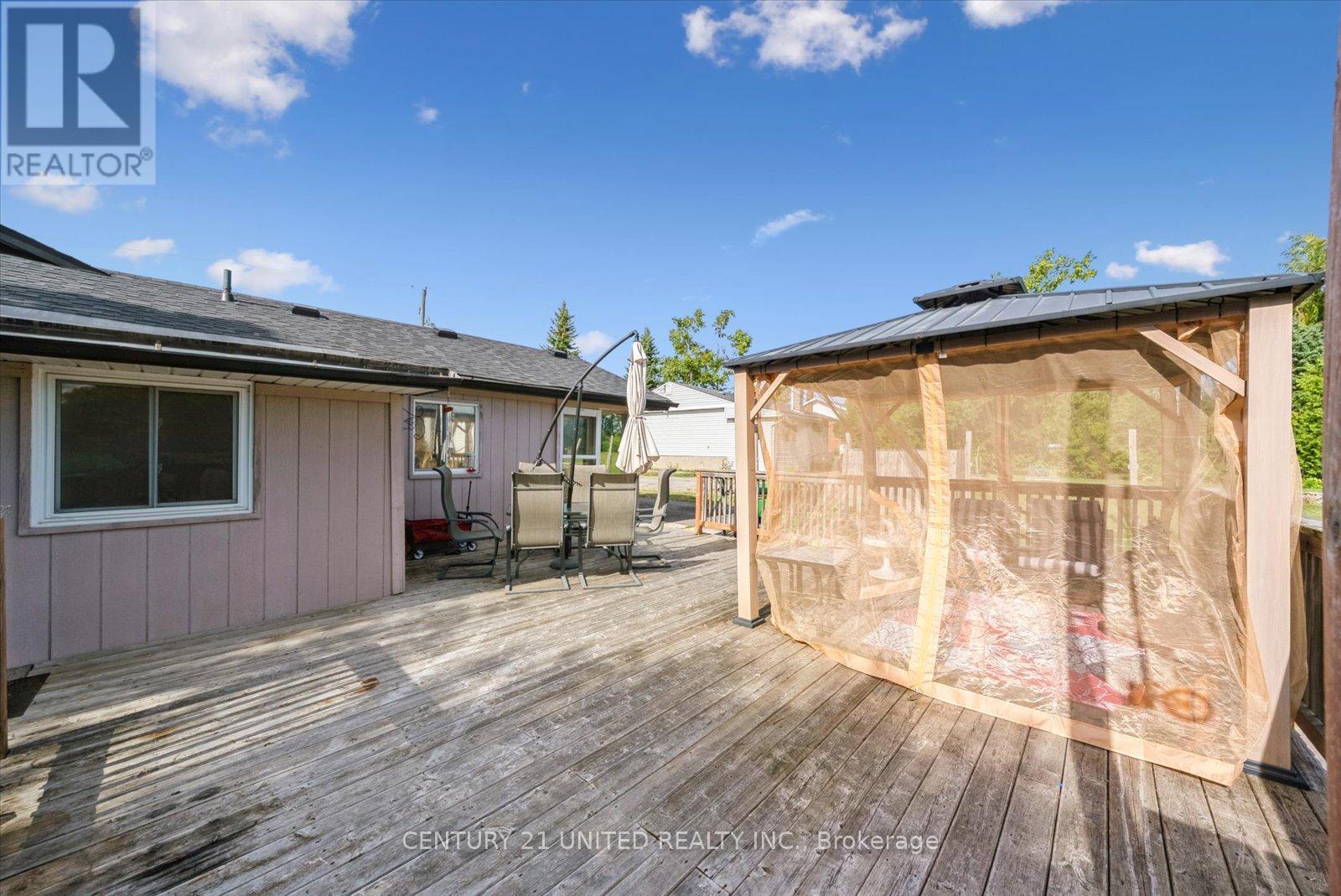9 Beverly Street, Kawartha Lakes (Lindsay), Ontario  K9V 4Y8 - Photo 42 - X12374902