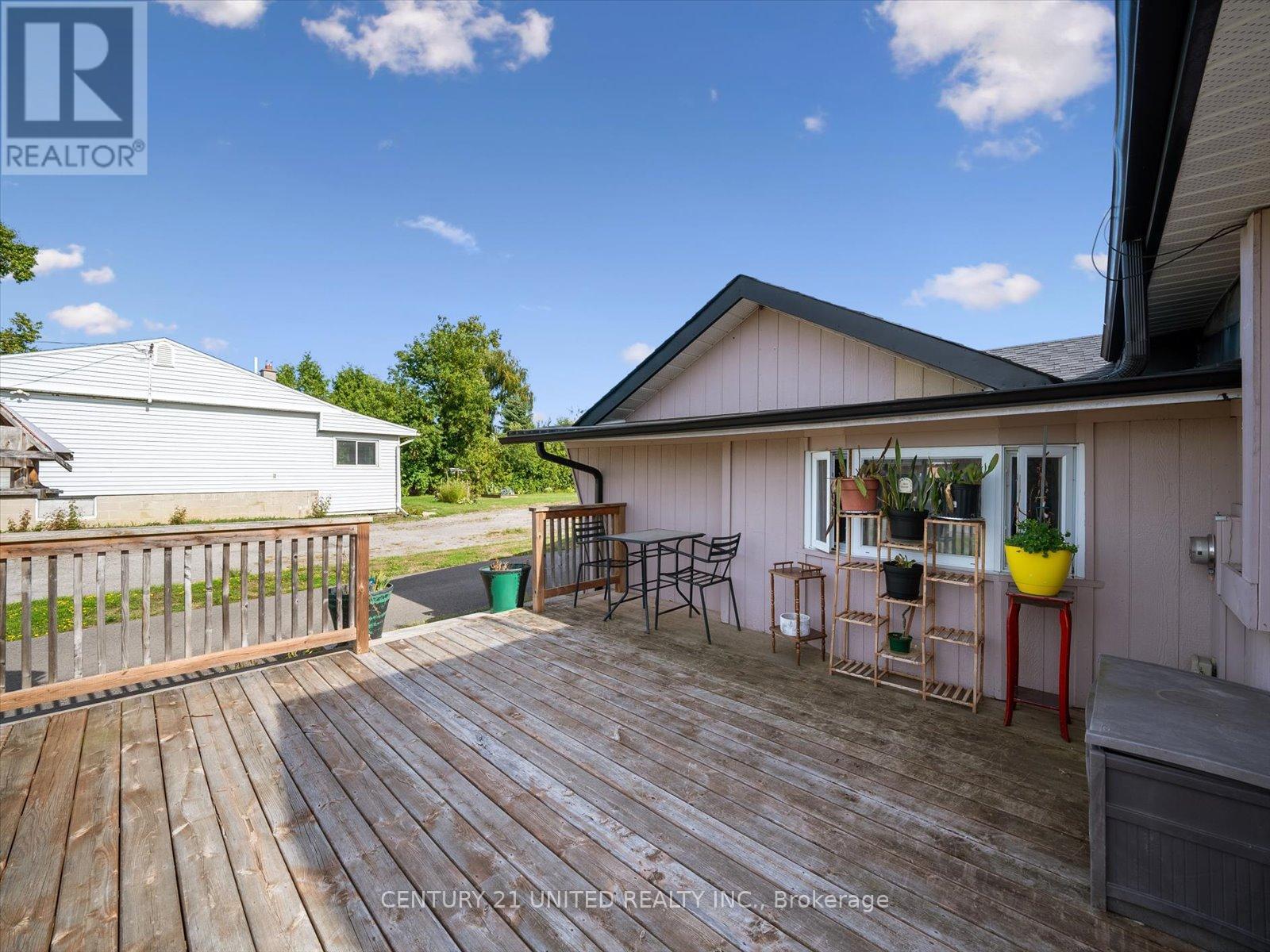 9 Beverly Street, Kawartha Lakes (Lindsay), Ontario  K9V 4Y8 - Photo 9 - X12374902