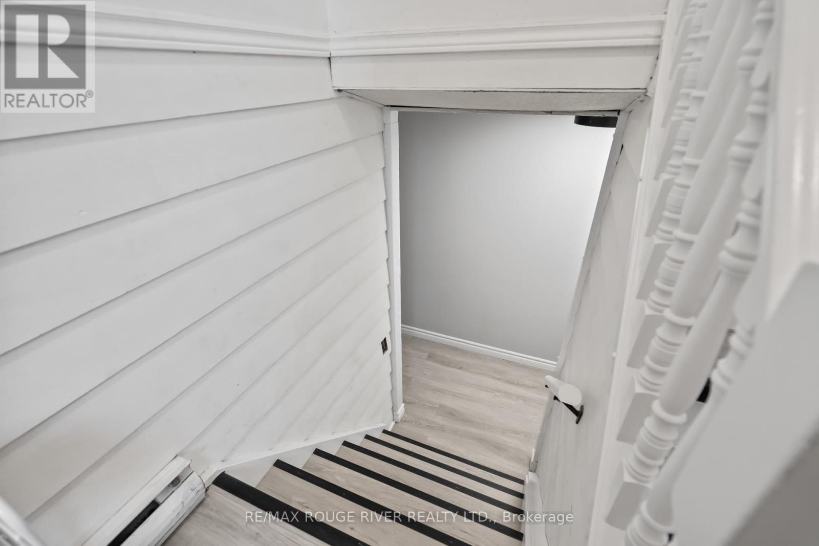 Main - 599 Otonabee Drive, Peterborough (Ashburnham Ward 4), Ontario  K9J 7X8 - Photo 34 - X12375202