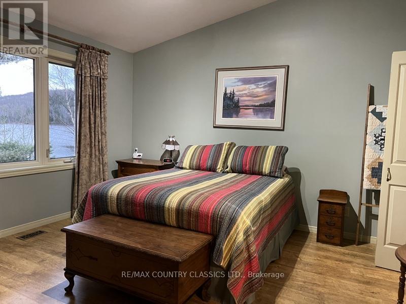 90 Golden Shores Road, Hastings Highlands (Herschel Ward), Ontario  K0L 1C0 - Photo 12 - X12375294