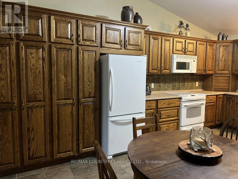 90 Golden Shores Road, Hastings Highlands (Herschel Ward), Ontario  K0L 1C0 - Photo 21 - X12375294