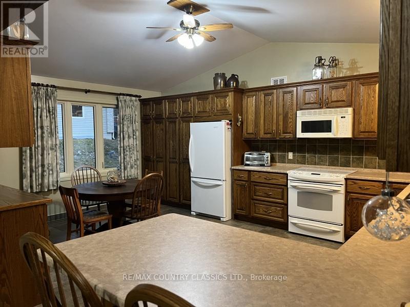 90 Golden Shores Road, Hastings Highlands (Herschel Ward), Ontario  K0L 1C0 - Photo 24 - X12375294