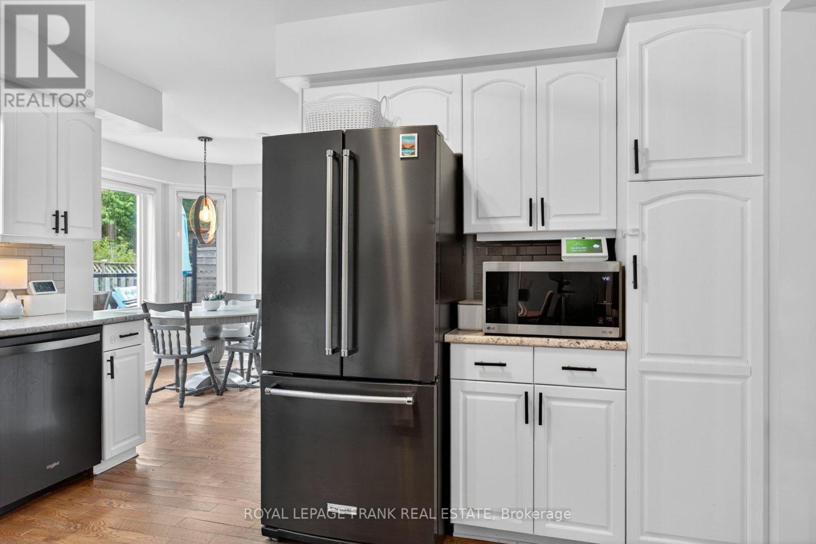 1805 Parkwood Circle, Peterborough (Monaghan Ward 2), Ontario  K9J 8C3 - Photo 12 - X12375360