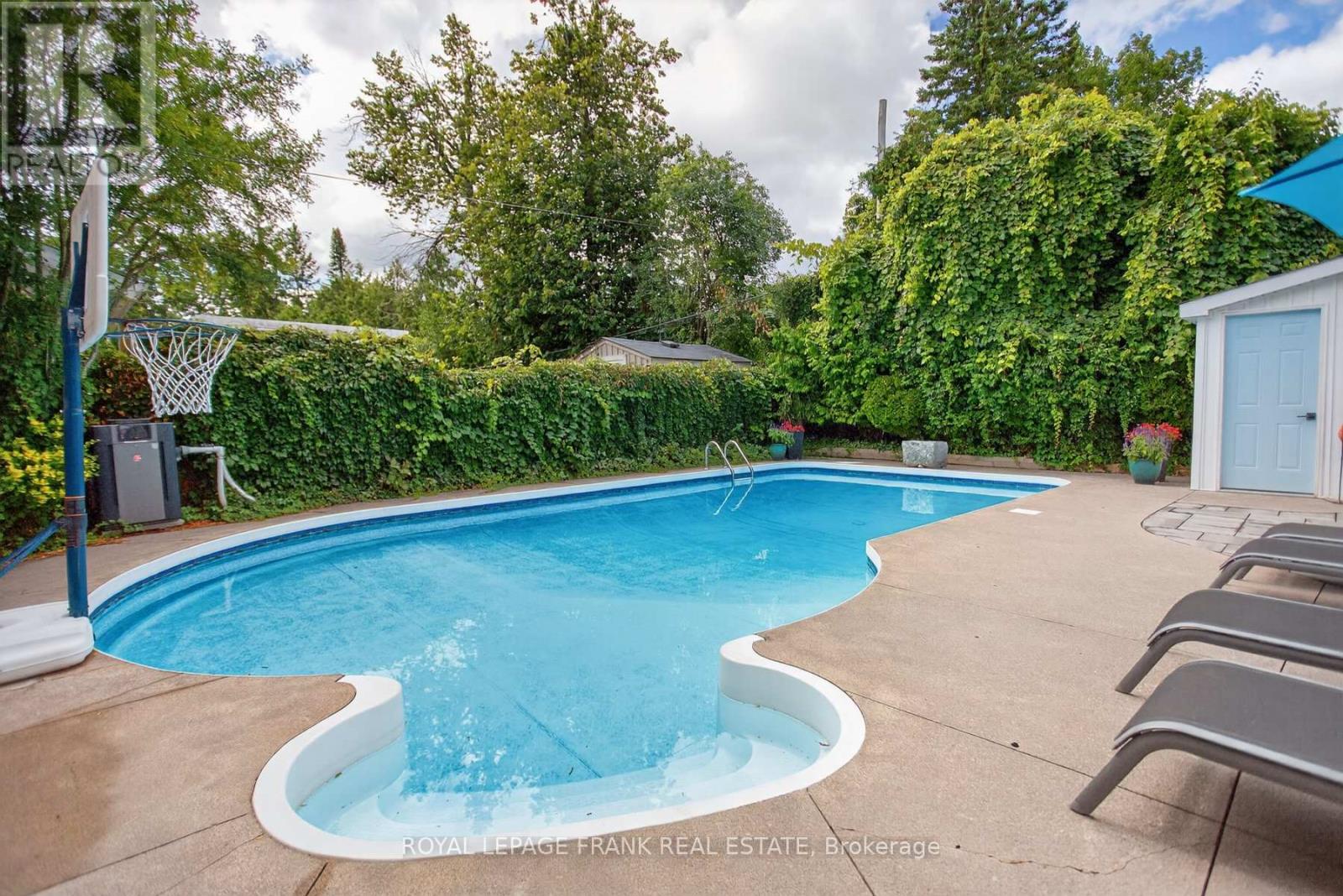 1805 Parkwood Circle, Peterborough (Monaghan Ward 2), Ontario  K9J 8C3 - Photo 2 - X12375360