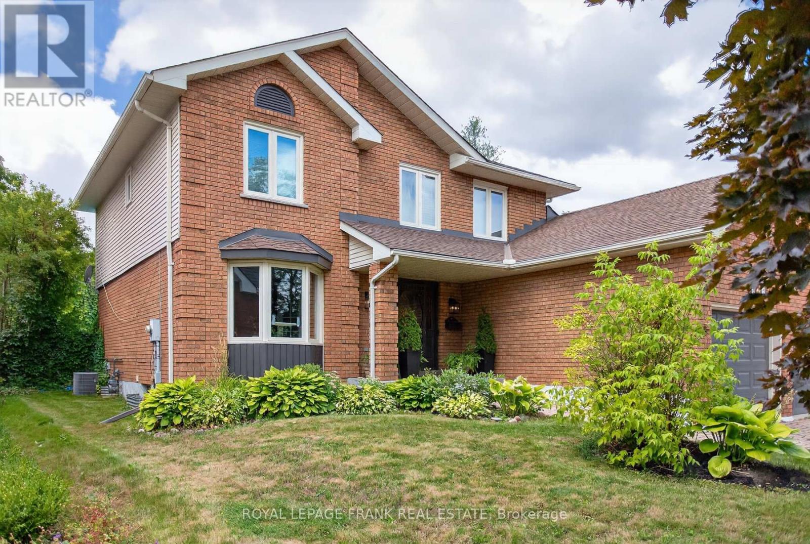 1805 Parkwood Circle, Peterborough (Monaghan Ward 2), Ontario  K9J 8C3 - Photo 3 - X12375360