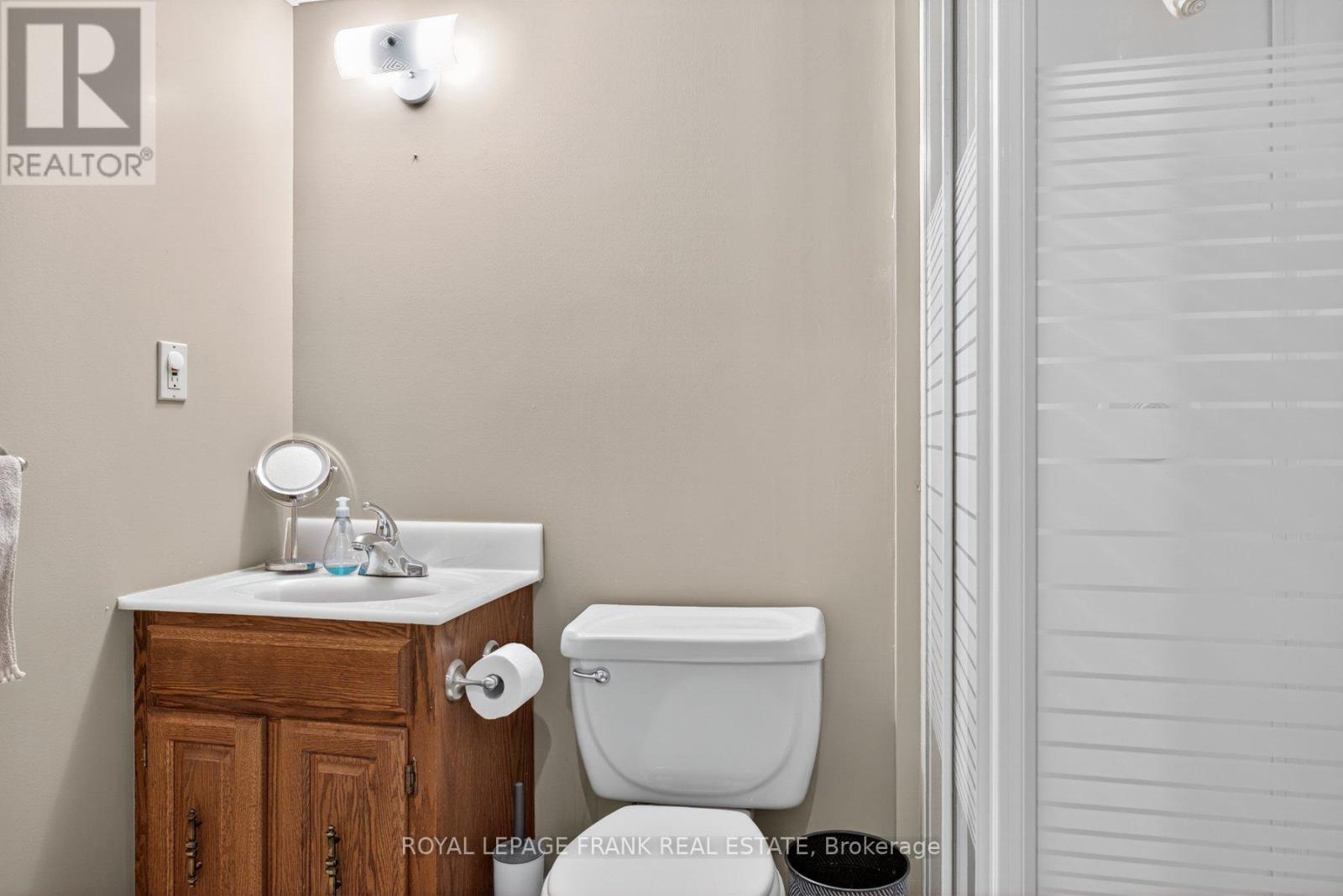 1805 Parkwood Circle, Peterborough (Monaghan Ward 2), Ontario  K9J 8C3 - Photo 38 - X12375360