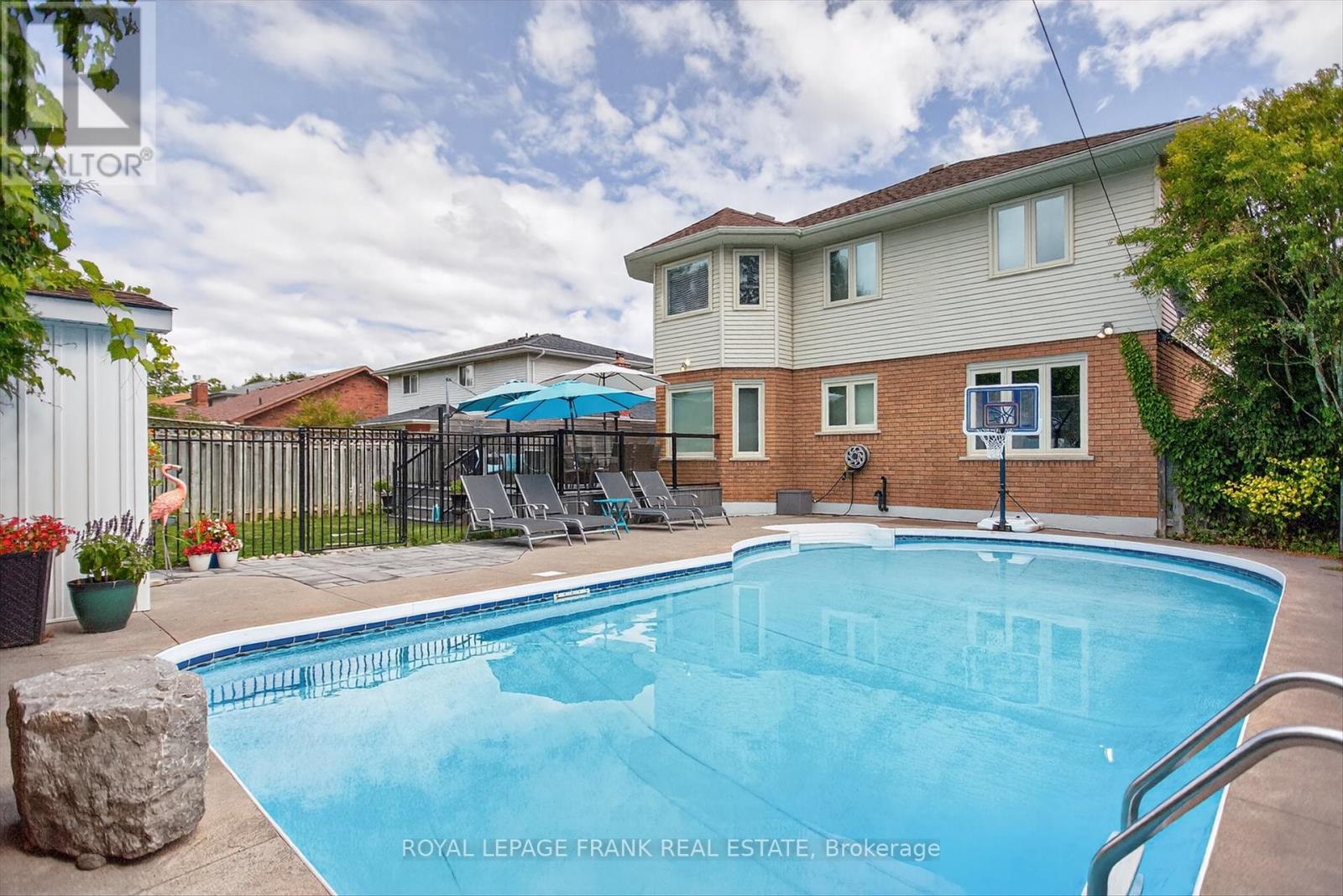 1805 Parkwood Circle, Peterborough (Monaghan Ward 2), Ontario  K9J 8C3 - Photo 5 - X12375360