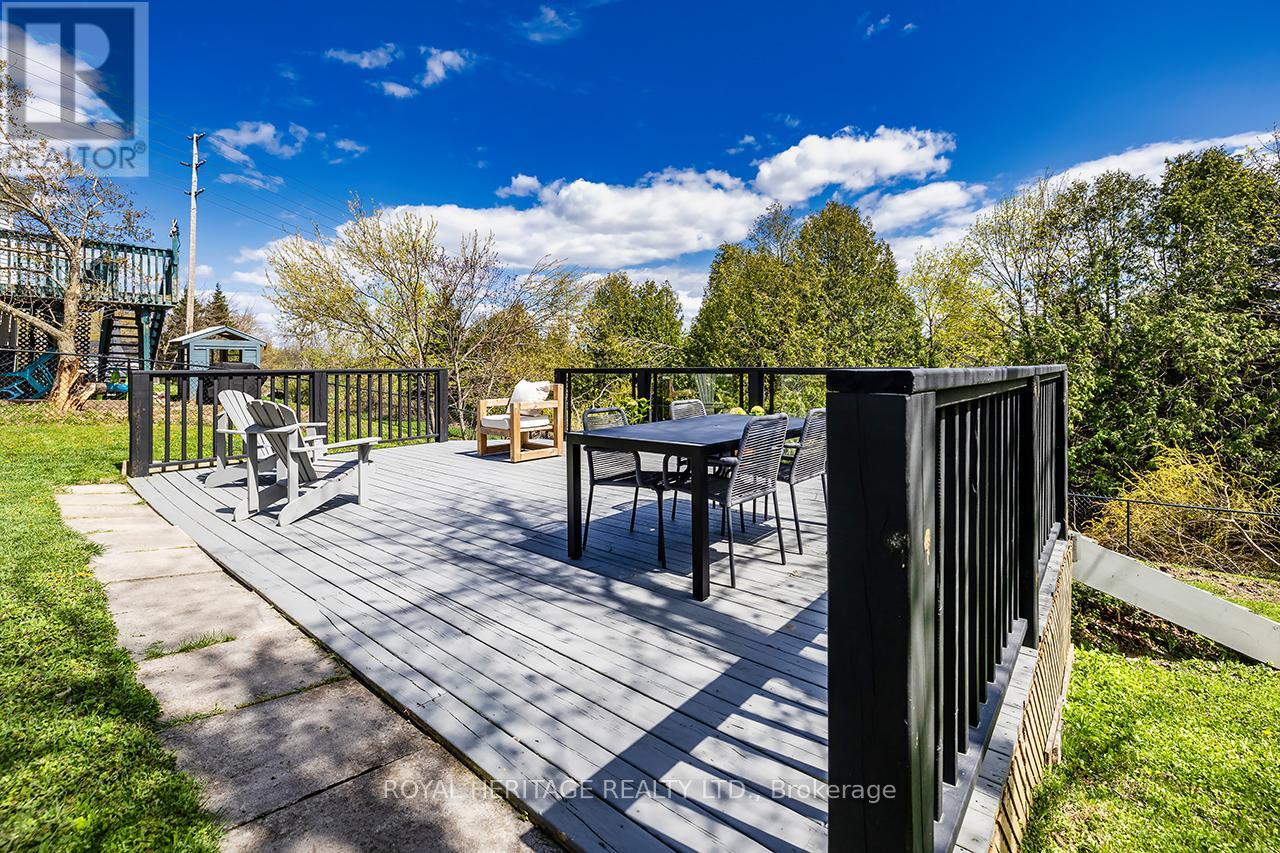 54 Champlain Boulevard, Kawartha Lakes (Lindsay), Ontario  K9V 4R1 - Photo 28 - X12375115