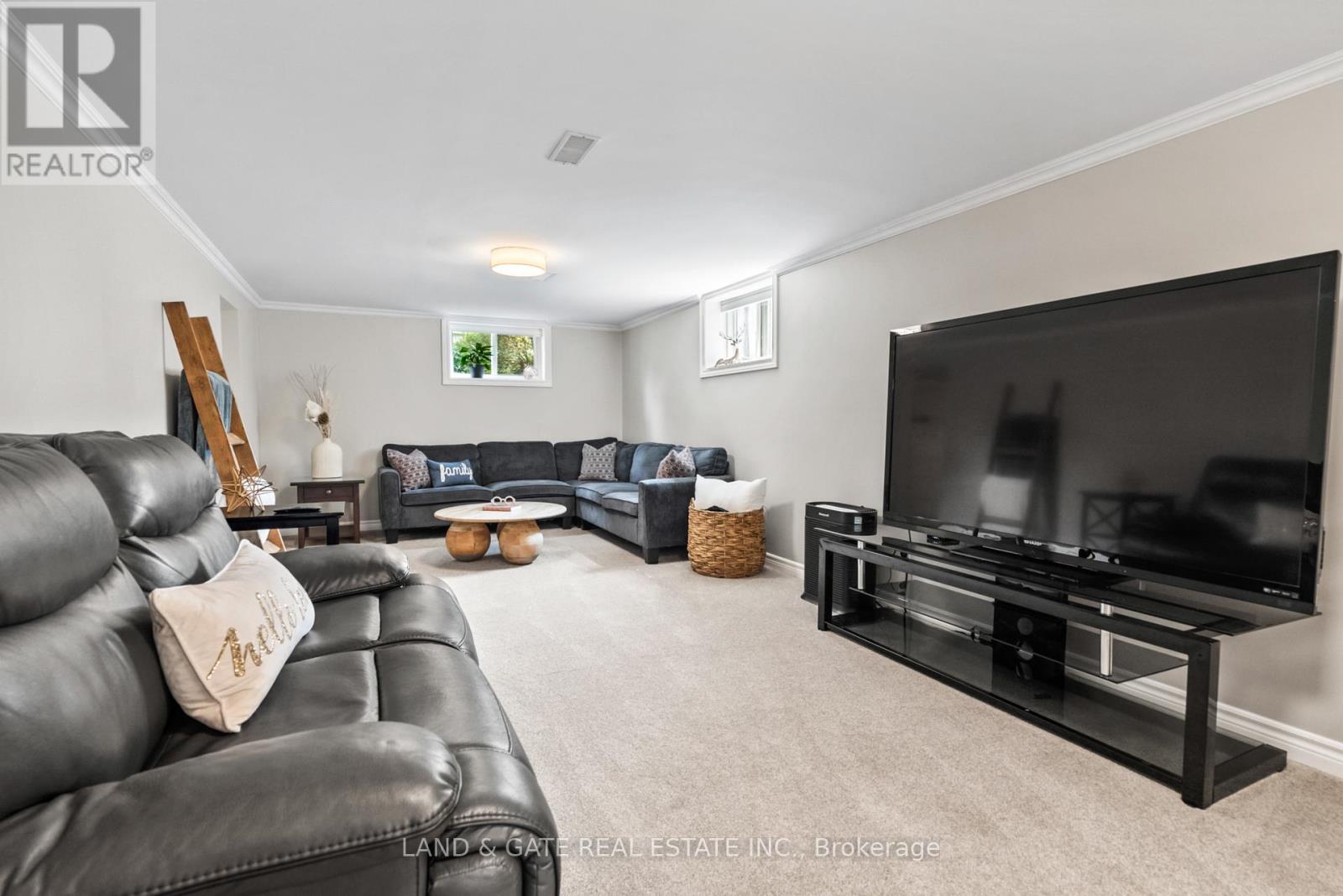 Lower - 19 Kawartha Drive, Kawartha Lakes (Lindsay), Ontario  K9V 1A6 - Photo 15 - X12376085