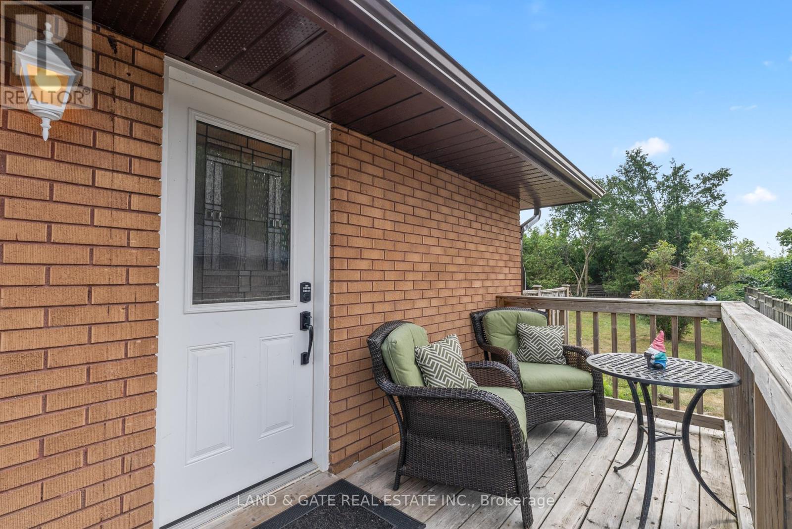 Lower - 19 Kawartha Drive, Kawartha Lakes (Lindsay), Ontario  K9V 1A6 - Photo 41 - X12376085